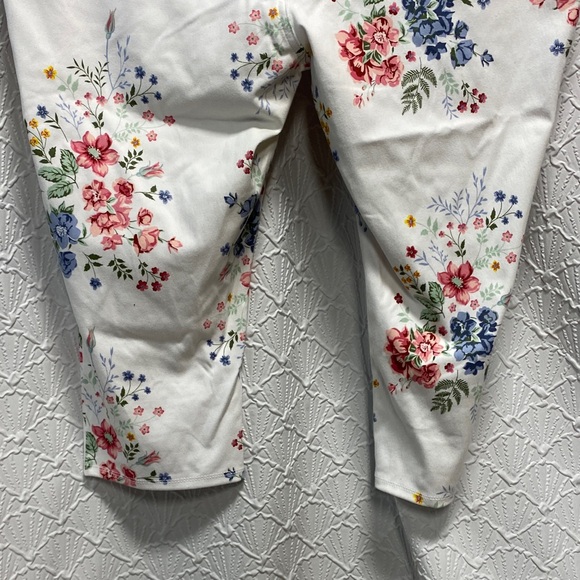 Terra & Sky size 2X White Floral Capri Pants stretch pull on comfy‎ casual - Picture 8 of 12